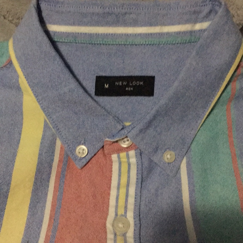 Colorful buttons down - Picture 2 of 3